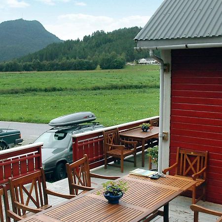 Three-Bedroom Holiday Home In Isfjorden Torvik Chambre photo